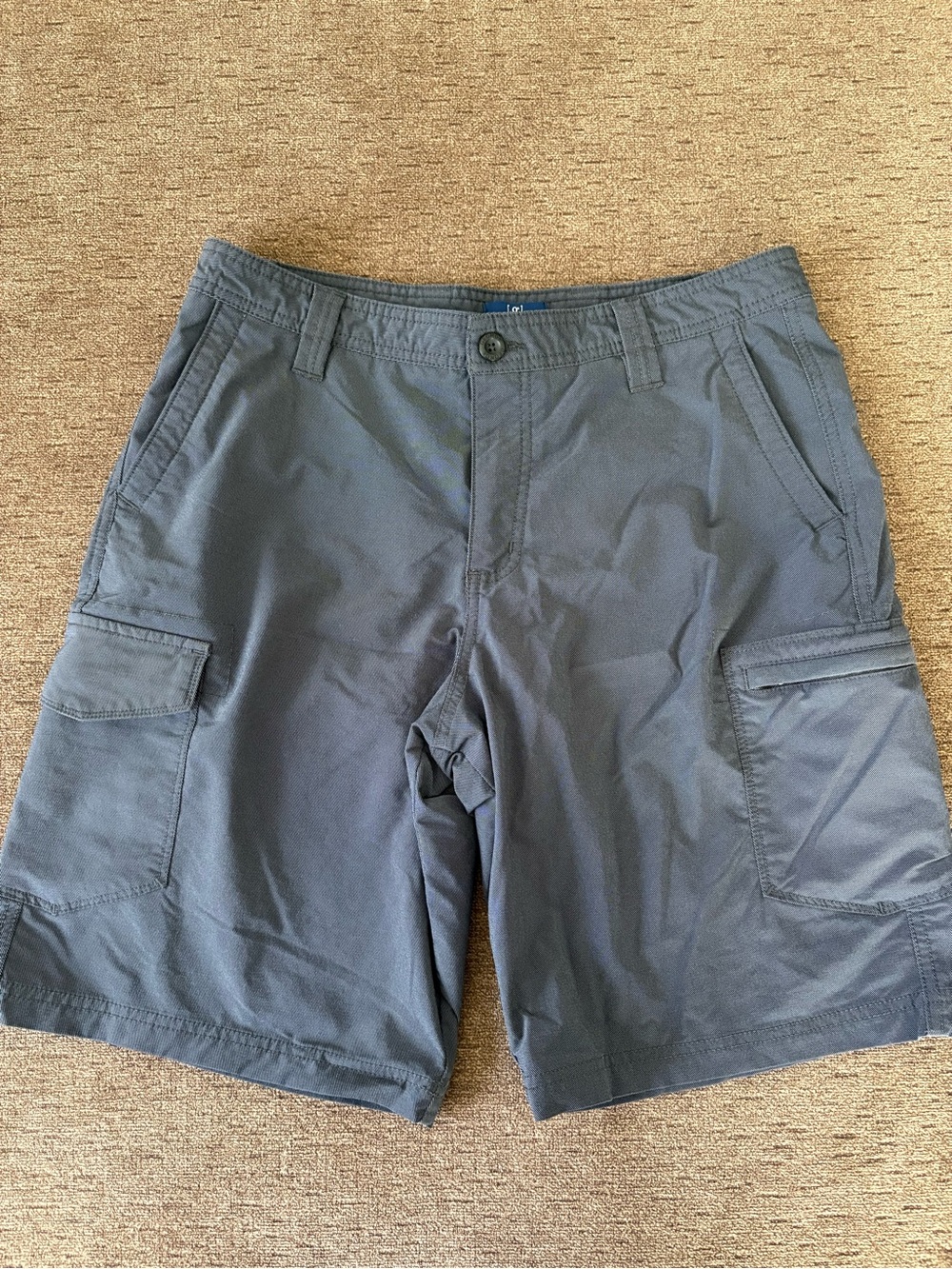 Men's gray Cargo Shorts with Classic Utility Pockets size 34